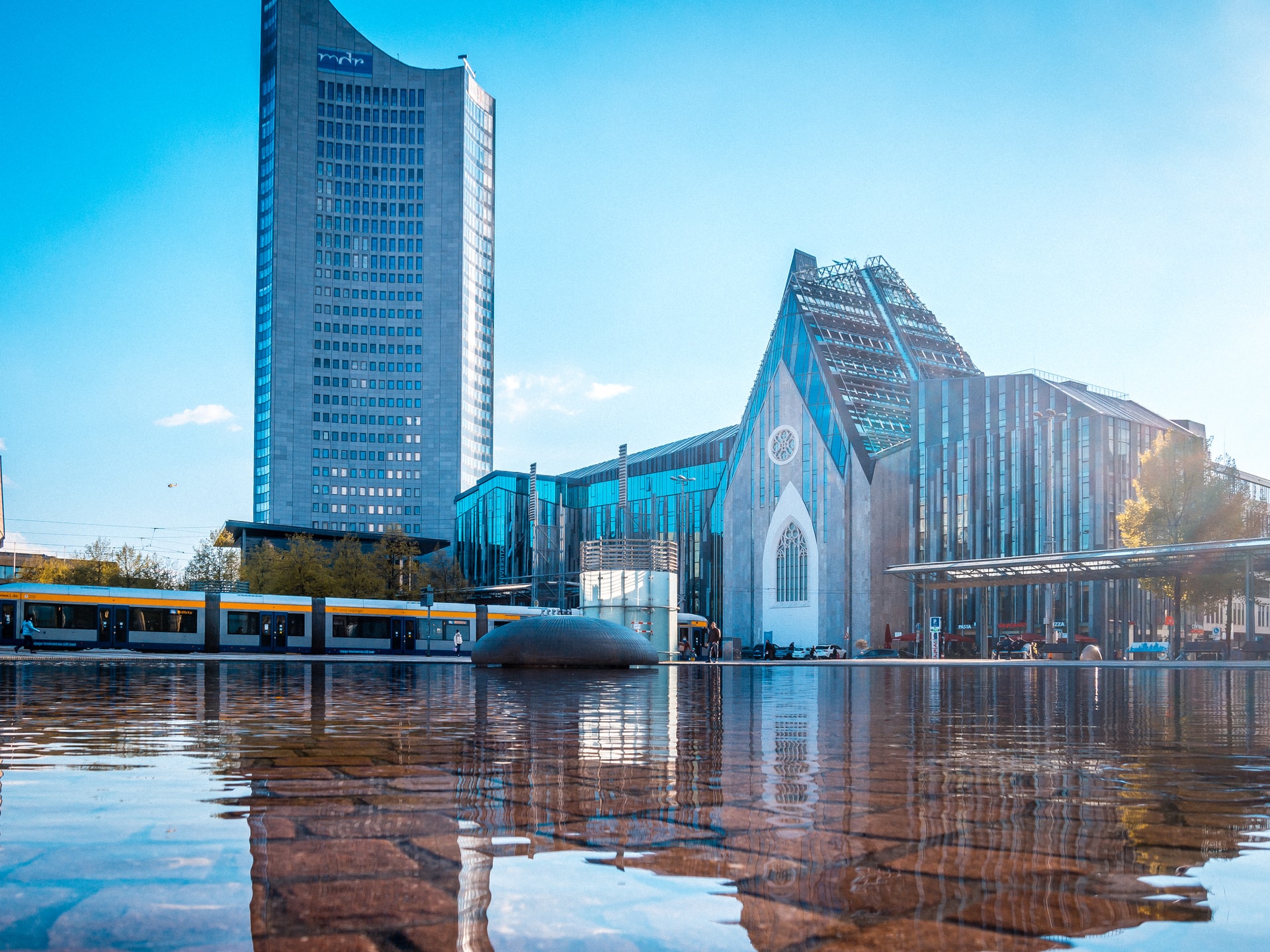 Leipzig Uniturm & Universitätskirche. Die Wahrzeichen der Stadt